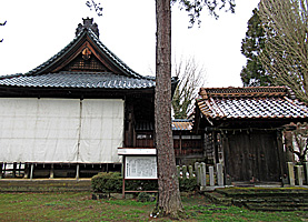 松阜神社拝殿・幣殿左側面