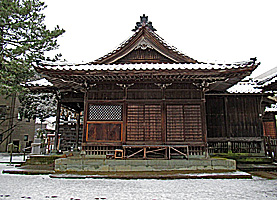 三国湊氷川神社拝殿左側面