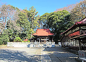 矢場八幡神社拝殿遠景