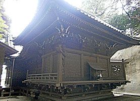 日野春日神社本殿左背面