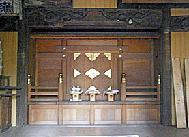 平澤八坂神社拝殿内部