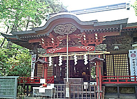 平塚三嶋神社拝殿近景