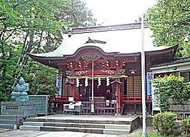 平塚三嶋神社拝殿左より