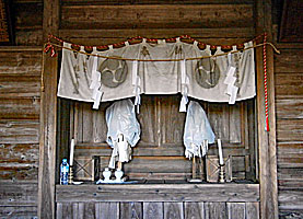 神奈山神社拝殿内部