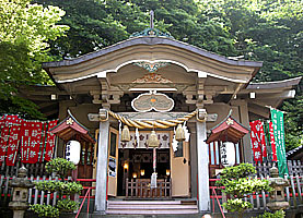 石川町諏訪神社拝殿