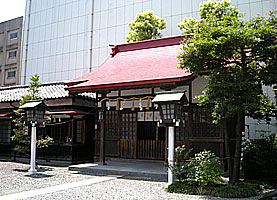 横浜嚴島神社拝殿左より