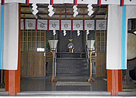 名倉石楯尾神社拝殿内部