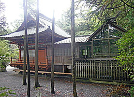 名倉石楯尾神社社殿左後方より