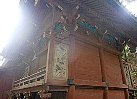 三崎海南神社本殿左背面
