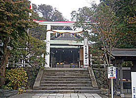 鎌倉宮拝殿遠景