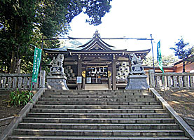 上草柳熊野神社拝殿遠景