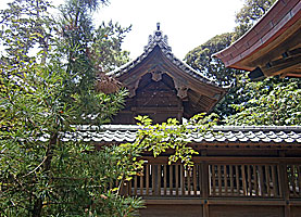 片瀬諏訪神社下社本殿左側面