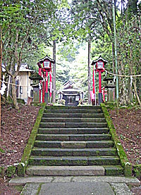 荒湯駒形神社石段