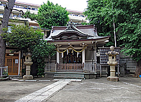 蒔田杉山神社拝殿遠景左より
