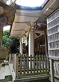 蒔田杉山神社拝殿向拝左側面