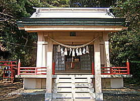 菊名白山神社拝殿近景