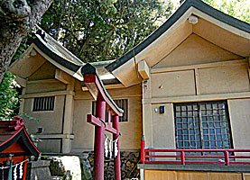 菊名白山神社社殿右側面