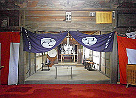 長井熊野神社拝殿内部