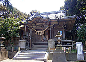 長井熊野神社拝殿左より