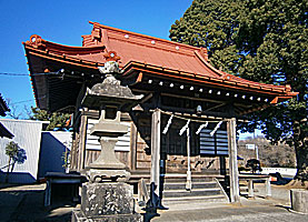 西富岡八幡神社拝殿近景右より