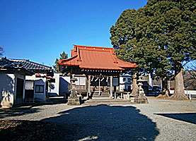西富岡八幡神社拝殿遠景右より