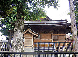 坂戸御嶽神社社殿左側面