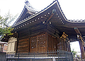 新城神社拝殿右側面