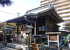 汐入子之神社拝殿左より