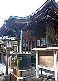 汐入子之神社拝殿向拝左より