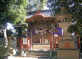 高津諏訪神社拝殿左より