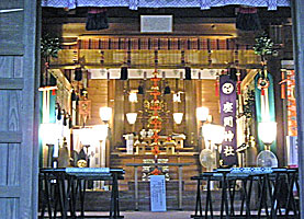 座間神社拝殿内部