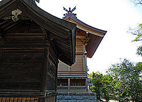 新北神社本殿左側面