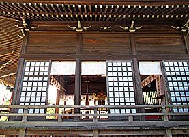 早津江志賀神社拝殿左側面