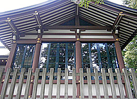 赤塚氷川神社本殿覆殿左側面