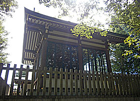 赤塚氷川神社本殿覆殿左背面