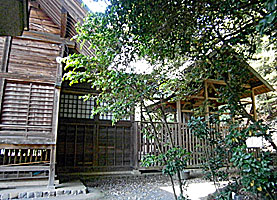 千ヶ瀬神社本殿左側面