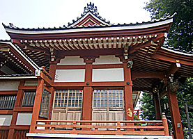道々橋八幡神社拝殿右側面