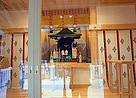 福徳神社（芽吹神社）本殿左より