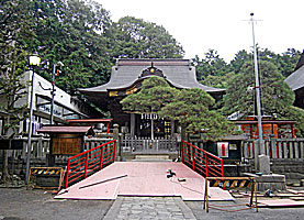 拝島山王日吉神社拝殿