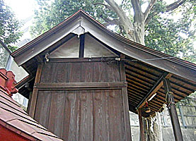 石川神社社殿右側面