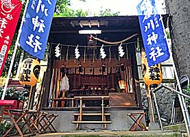 石川神社社殿正面
