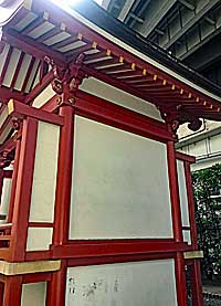 日本橋兜神社社殿左背面
