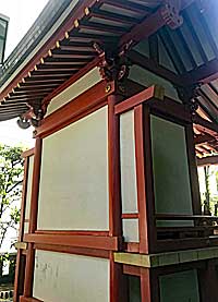 日本橋兜神社社殿右背面