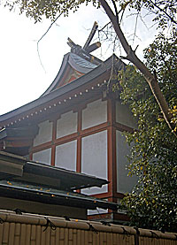 上千葉香取神社本殿左背面