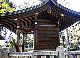 上田端八幡神社本殿左側面