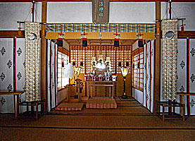 勝沼神社拝殿内部