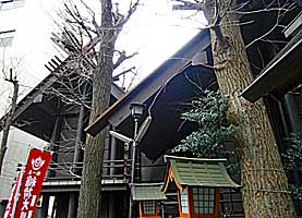 高円寺氷川神社社殿右側面