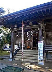 田柄北野八幡神社拝殿向拝左より