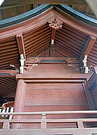 虎狛神社本殿左側面