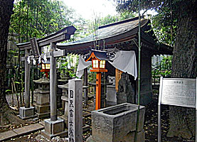 目黒富士浅間神社社殿左より